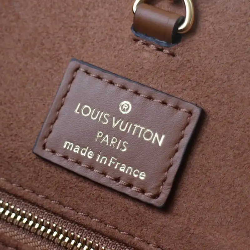 LV Bags 208B570004