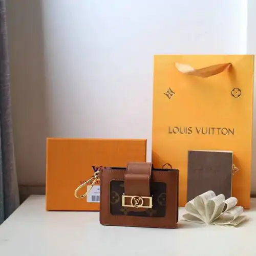 LV Bags 208B570037