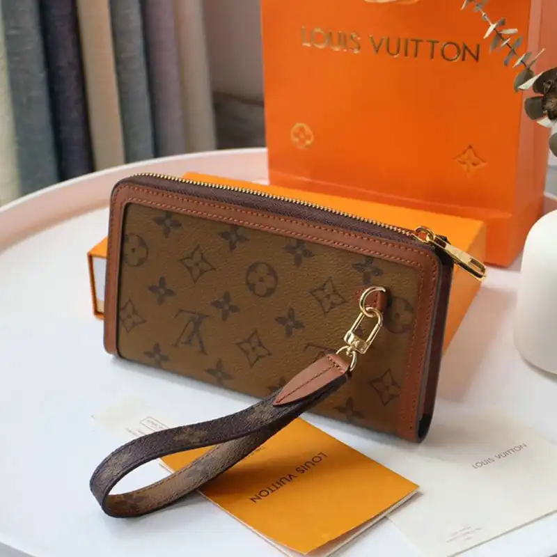 LV Bags 208B570038