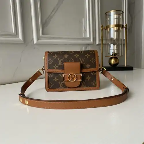 LV Bags 208B570042