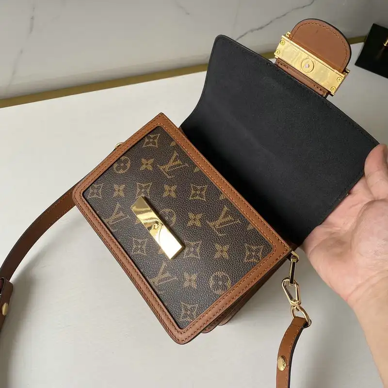 LV Bags 208B570042