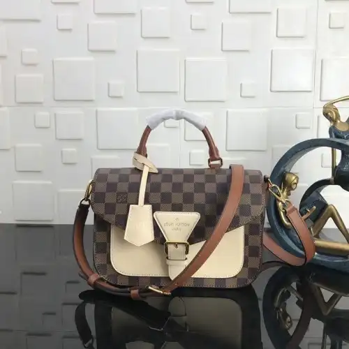 LV Bags 208B570046