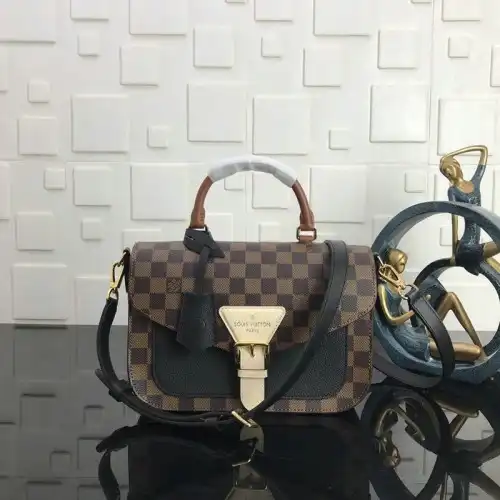 LV Bags 208B570047