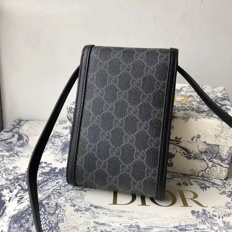 Cheap Gucci Bags 208B570059