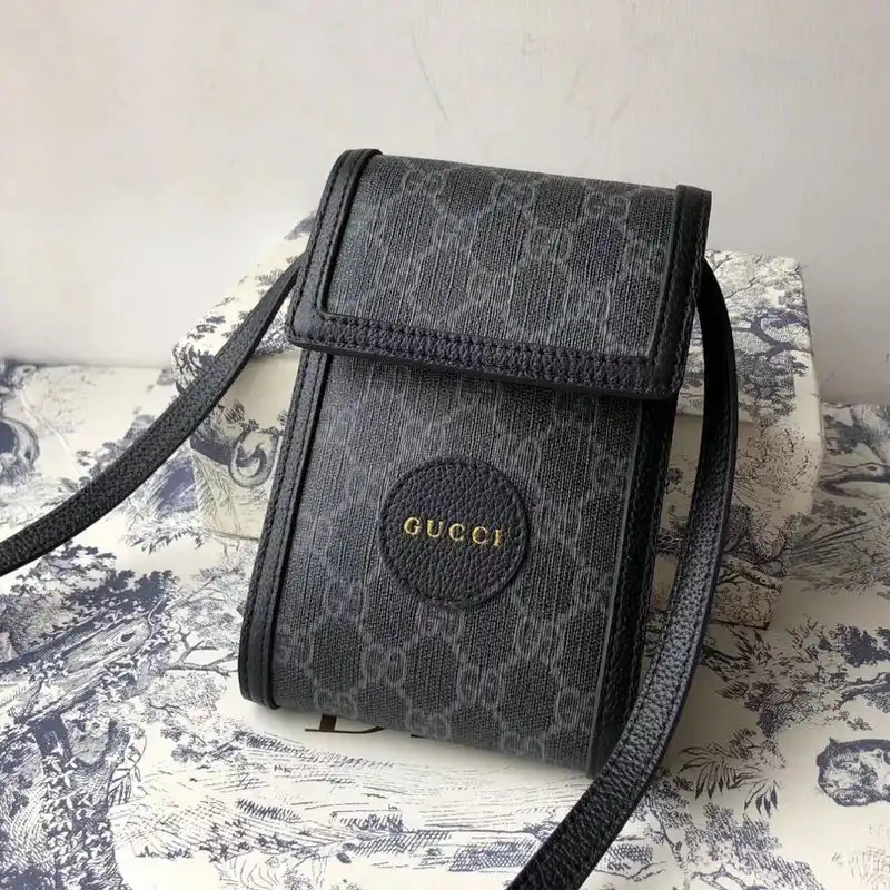 Cheap Gucci Bags 208B570059