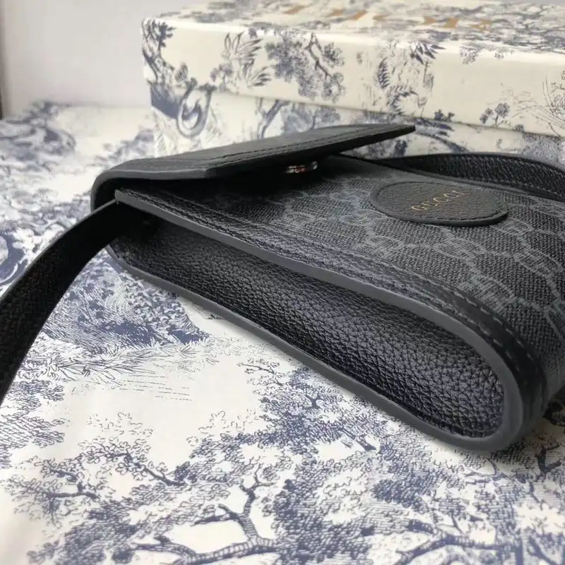 Cheap Gucci Bags 208B570059