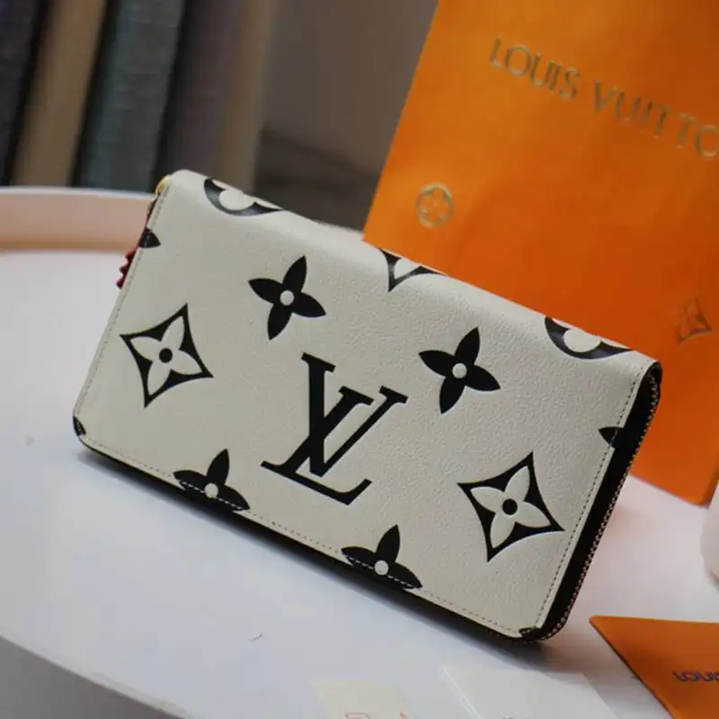 LV Bags 208B570080