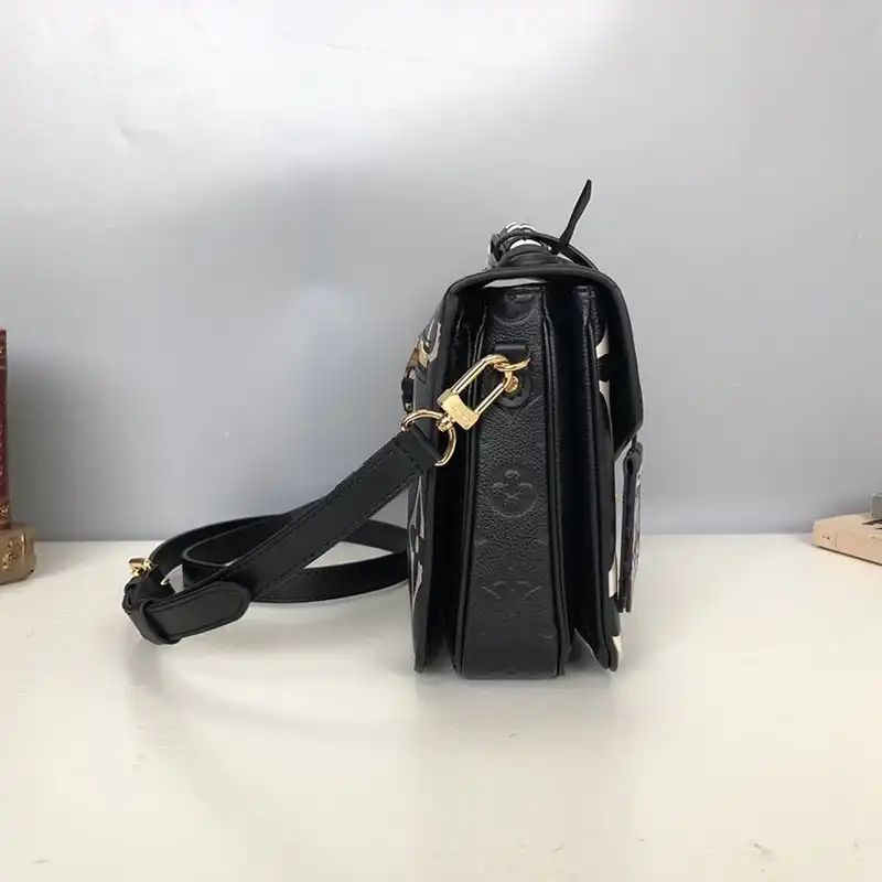 LV Bags 208B570088