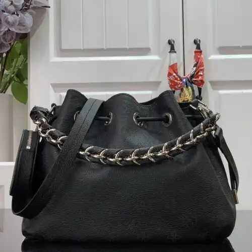 LV Bags 208B570097