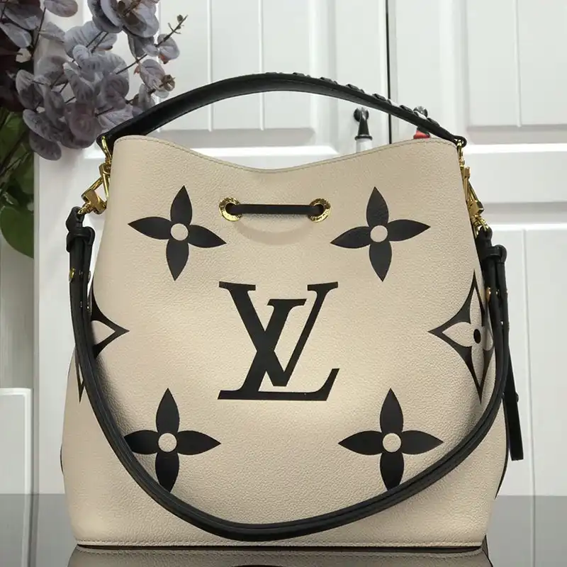 LV Bags 208B570102