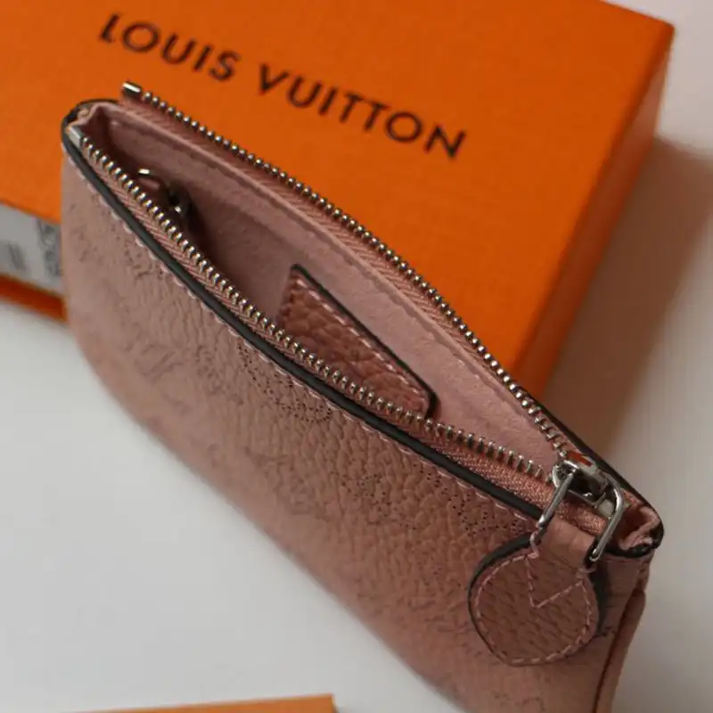 LV Bags 208B570112