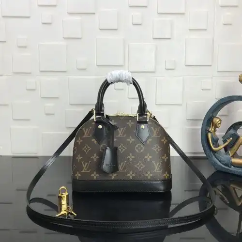 LV Bags 208B570113