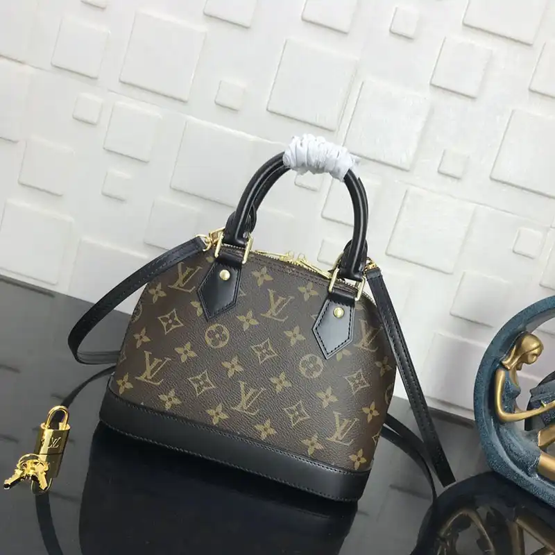 LV Bags 208B570113