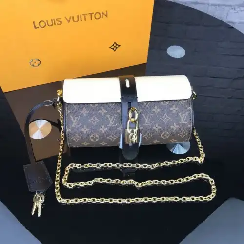 Fashionrepsfam ru LV Bags 20B570002