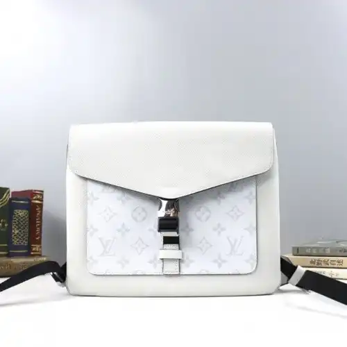 LV Bags 20B570010