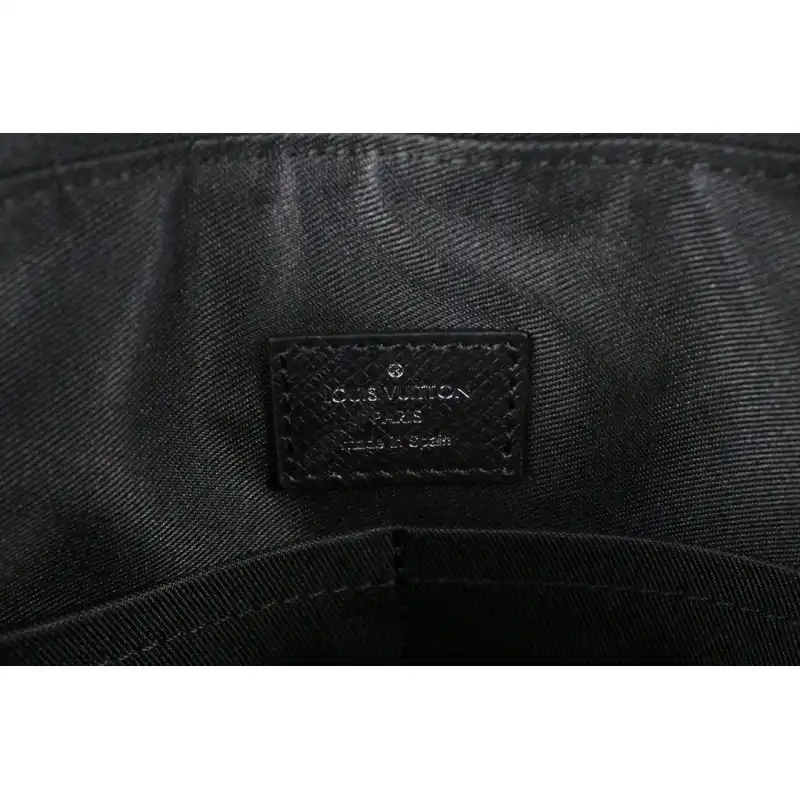 LV Bags 20B570011