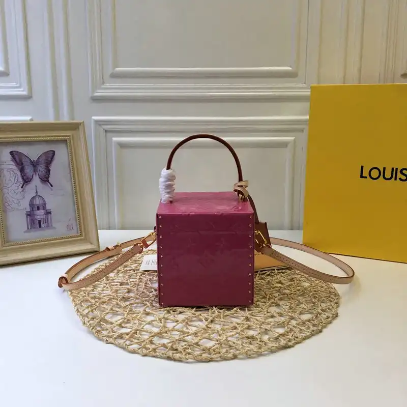 LV Bags 20DJ570018