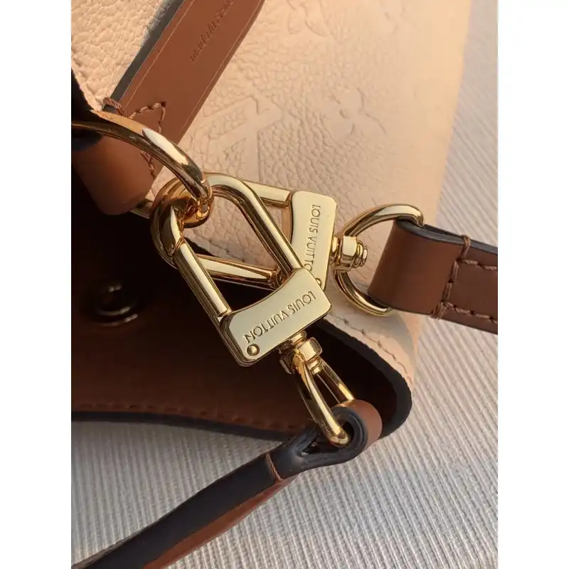 LV Bags 20DJ570059