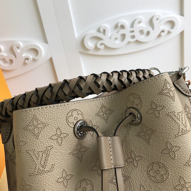 FASH LOUIS VUITTON Bags 20B570178