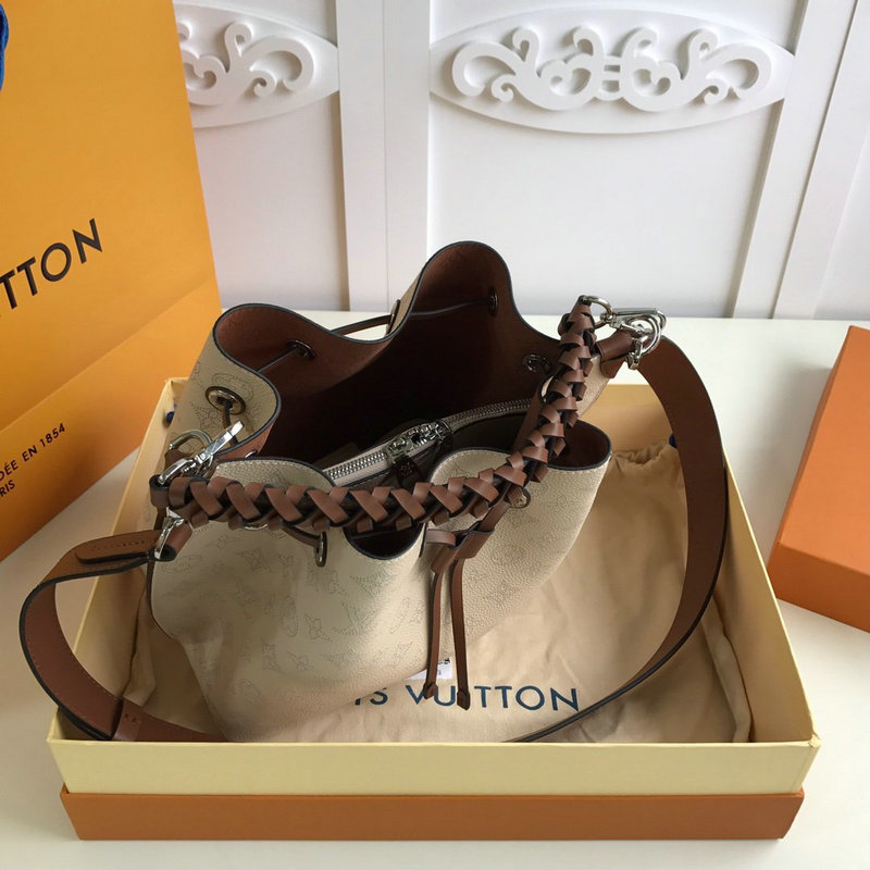 FASH LOUIS VUITTON Bags 20B570179