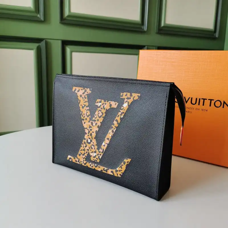 LV Bags 20B570190