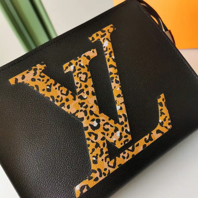 LV Bags 20B570190