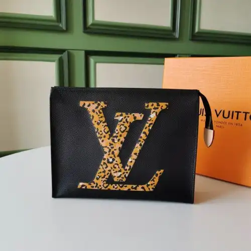 LV Bags 20B570190