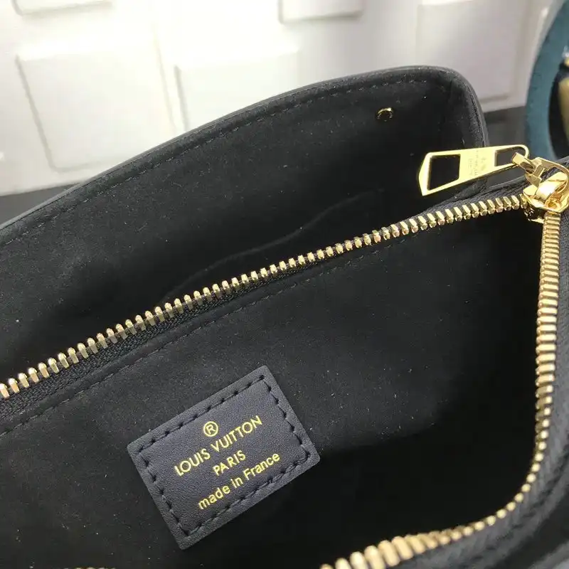 LV Bags 20B570254