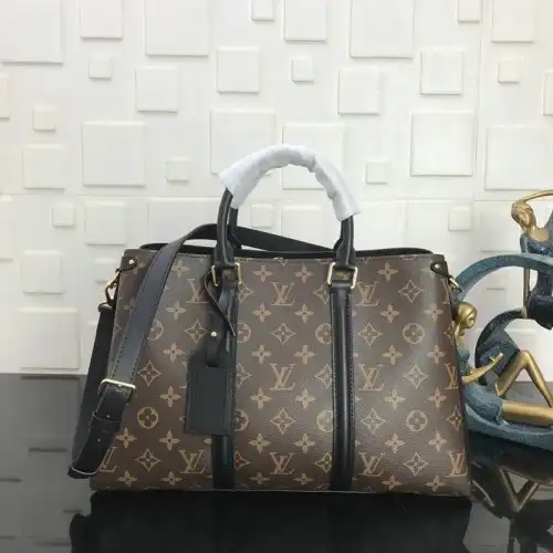 LV Bags 20B570258