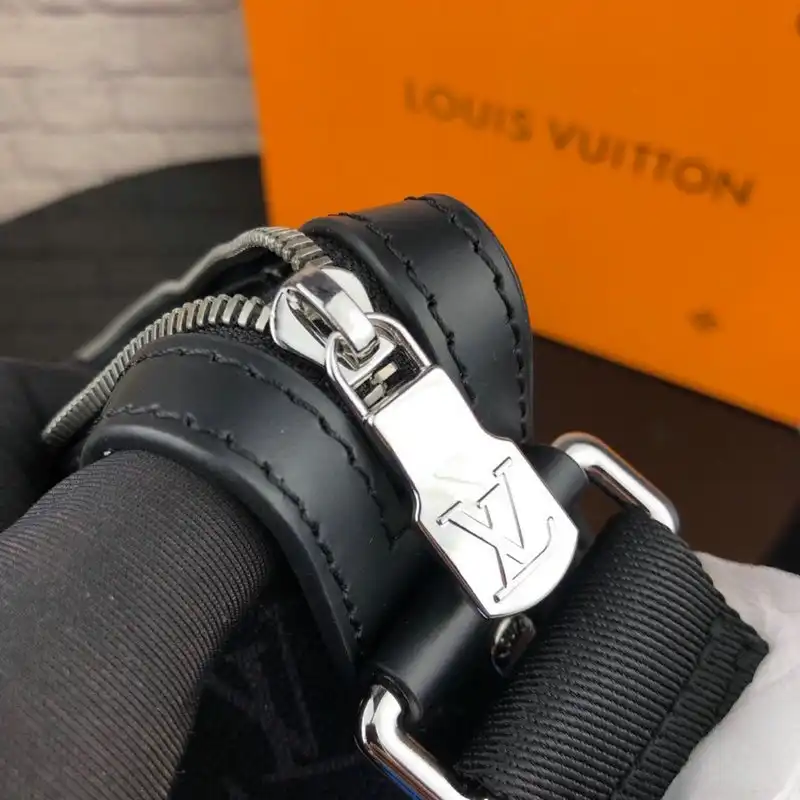 FASH LOUIS VUITTON Bags 20B570317