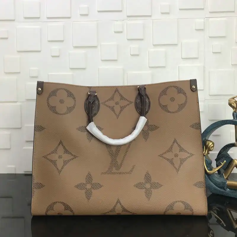 LV Bags 20B570321