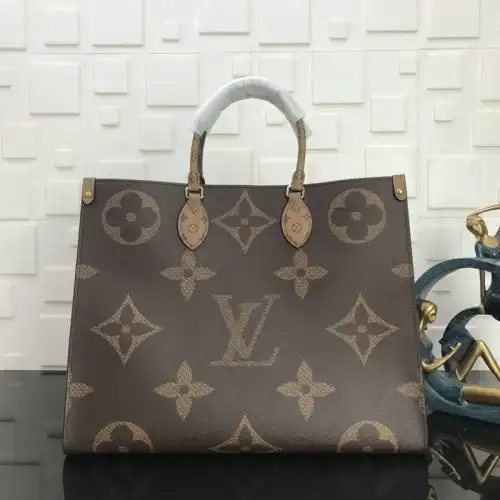 LV Bags 20B570321