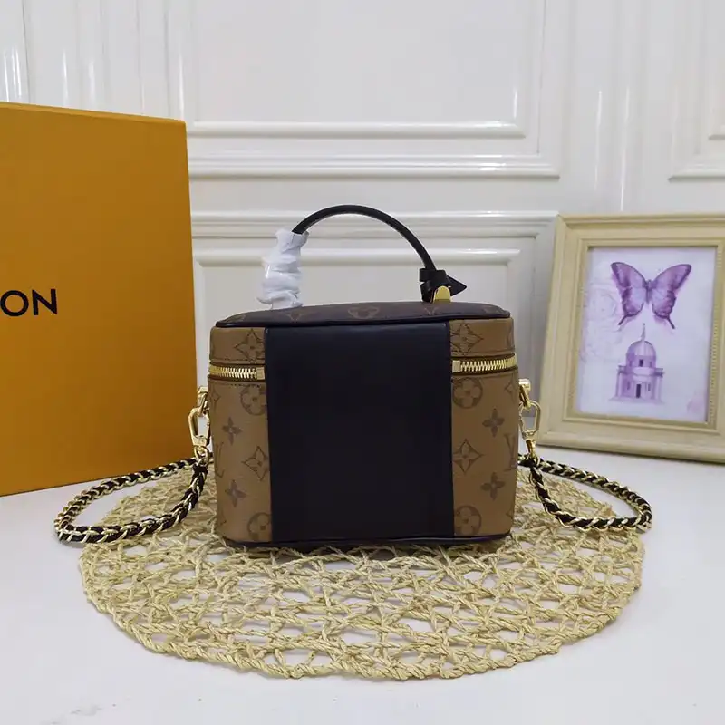 LV Bags 204B570004