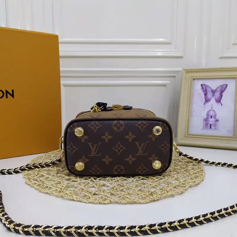 LV Bags 204B570004