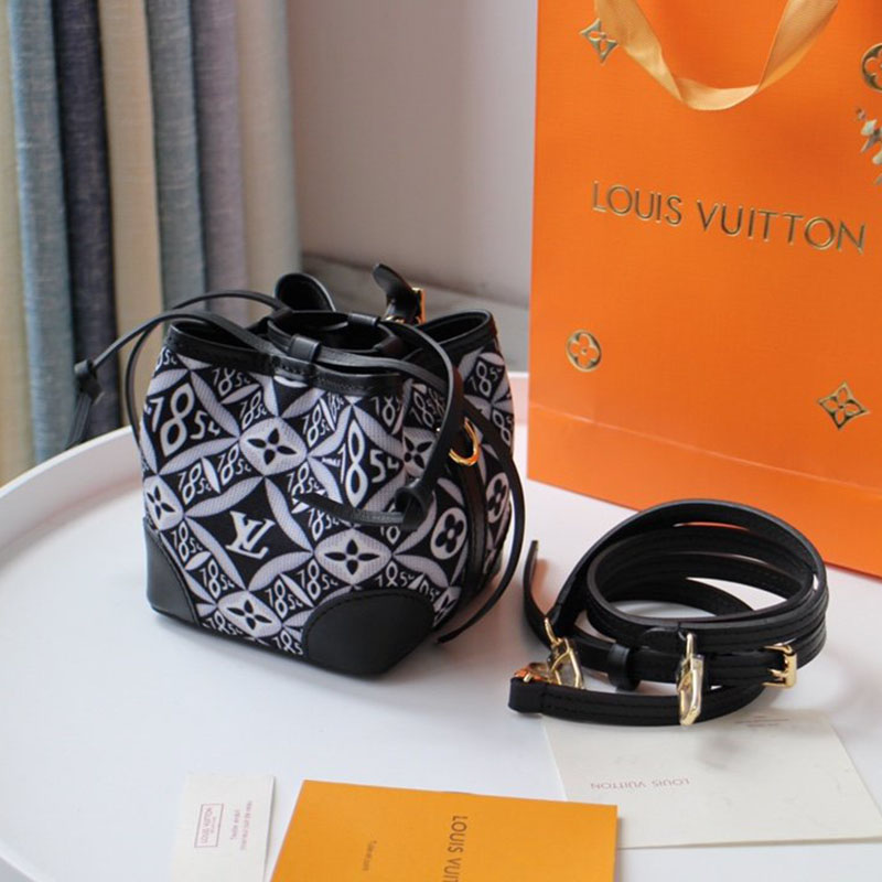 FASH LOUIS VUITTON Bags 204B570012