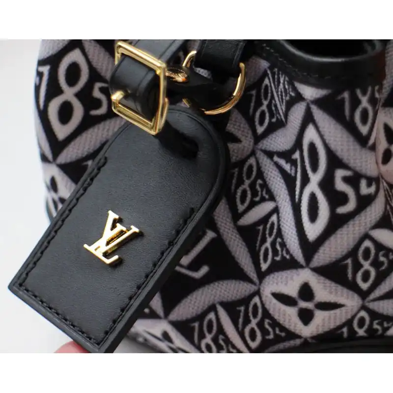 LV Bags 204B570012