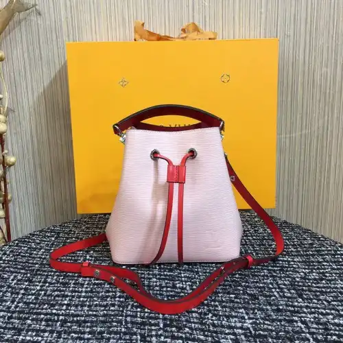 LV Bags 204B570034