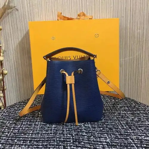 LV Bags 204B570035