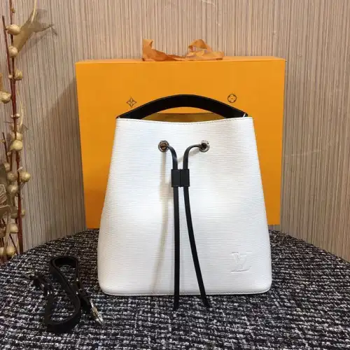 LV Bags 204B570036