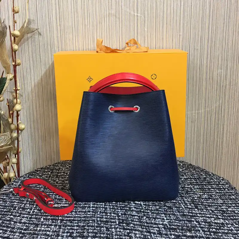 LV Bags 204B570039