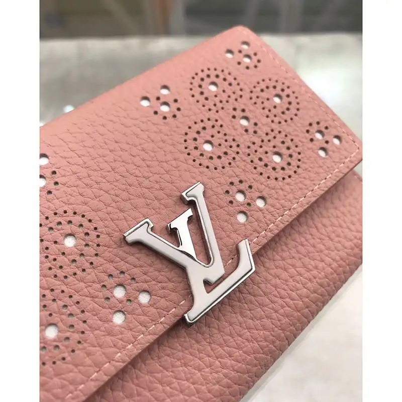 LV Bags 204B570060