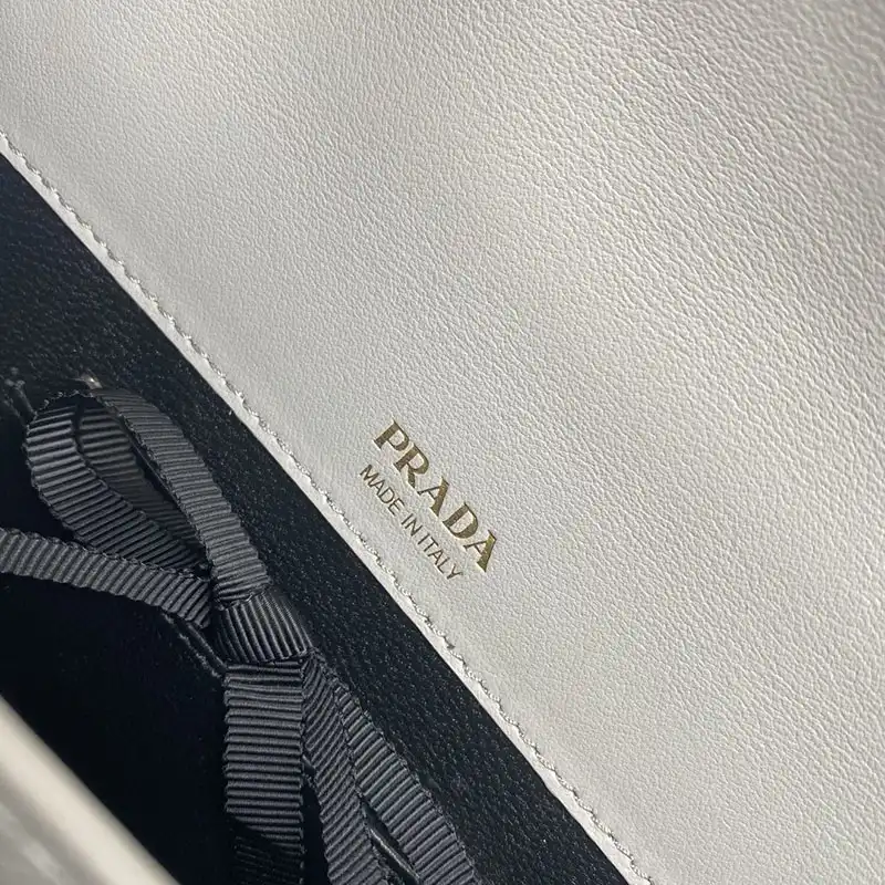 Prada Bags 204B570063