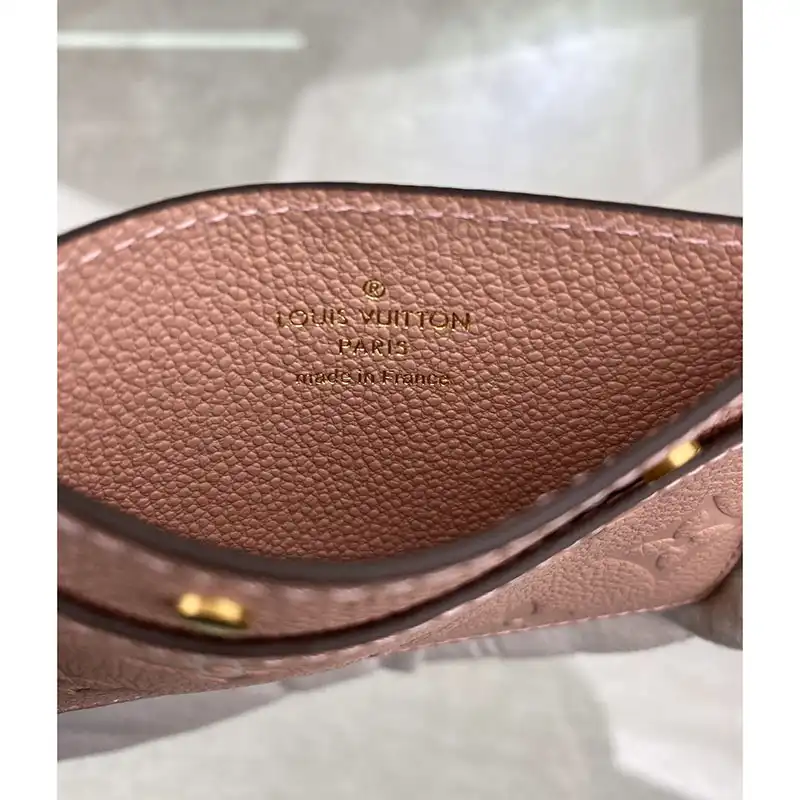 LV Bags 204B570084