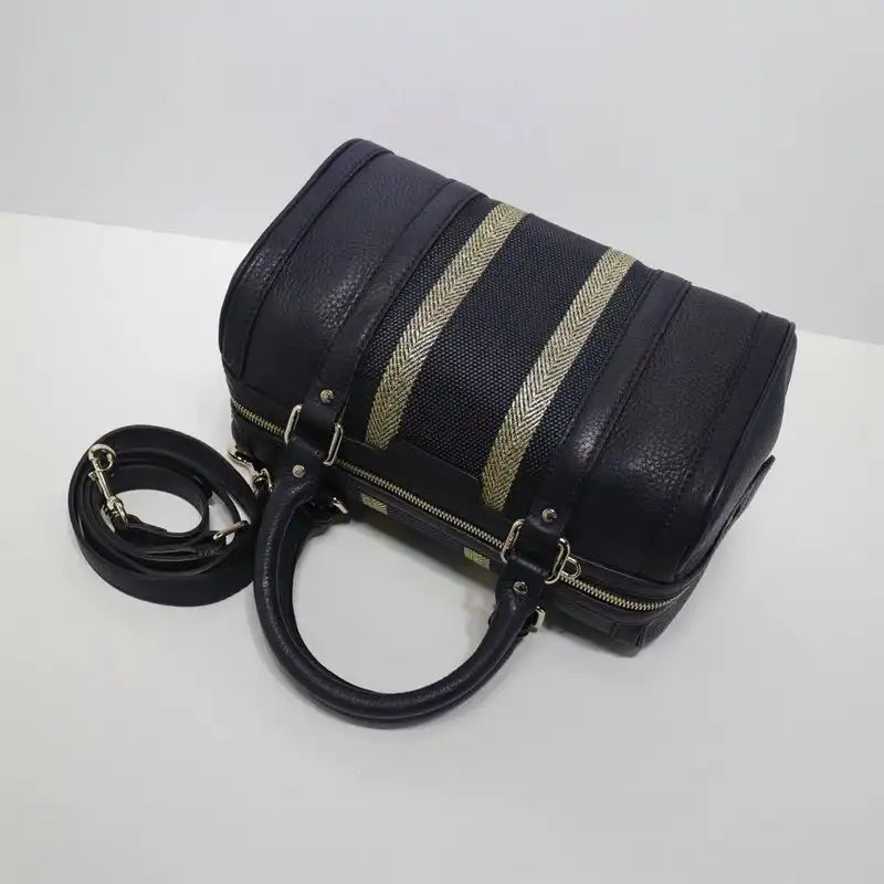 Cheap Gucci Bags 204B570087