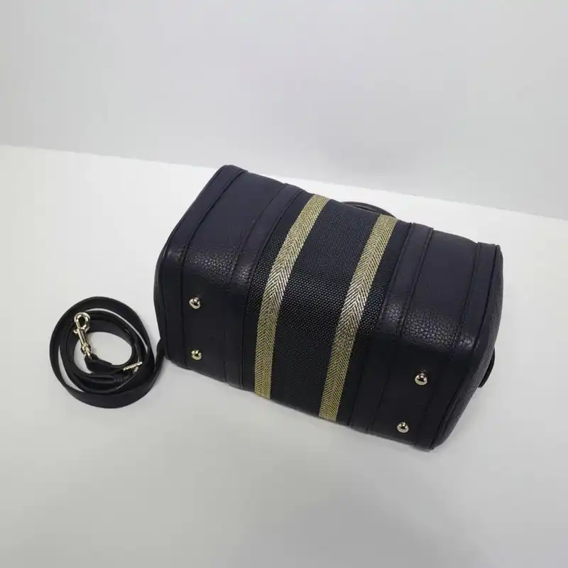 Cheap Gucci Bags 204B570087