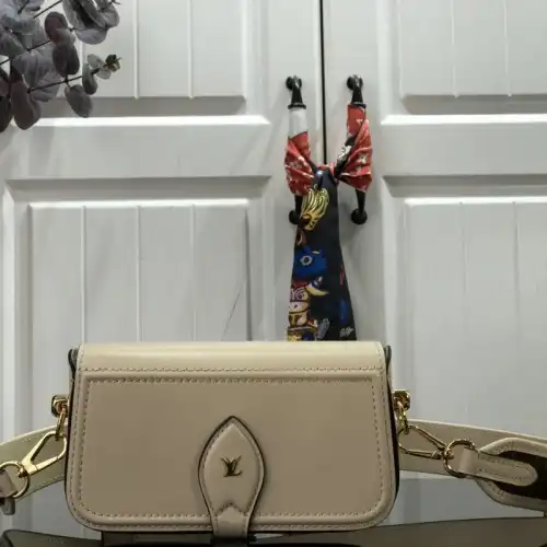 Fashionrepsfam ru LV Bags 2101SH0040