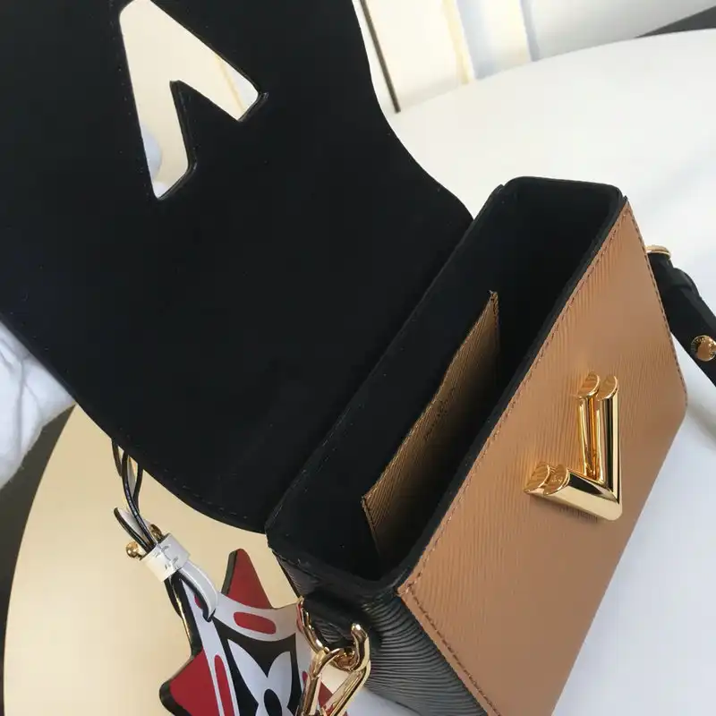 LV Bags 2101SH0042