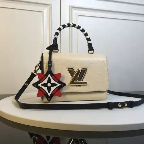 LV Bags 2101SH0044