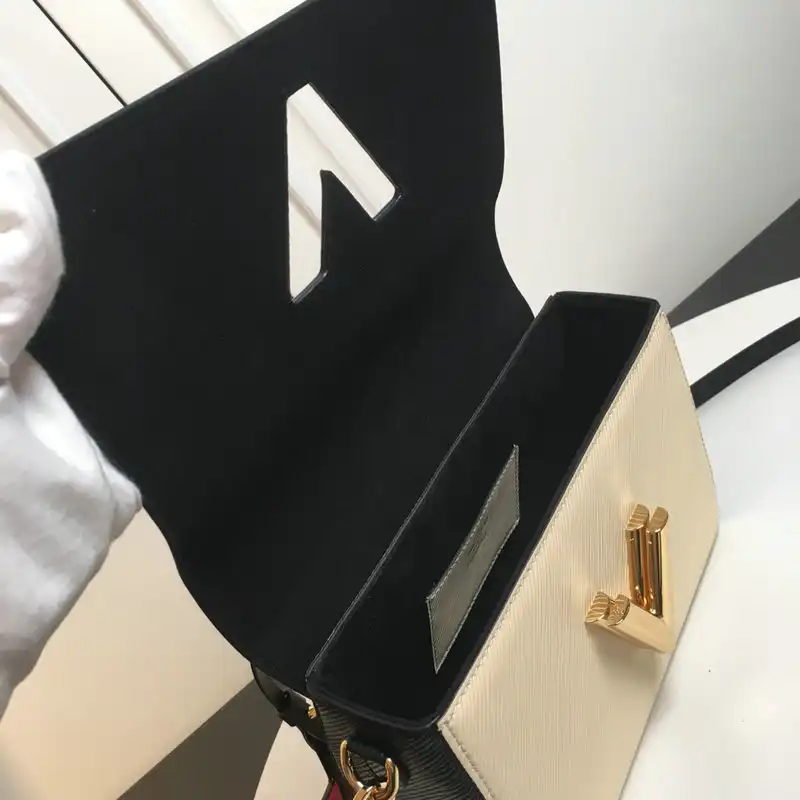 LV Bags 2101SH0044