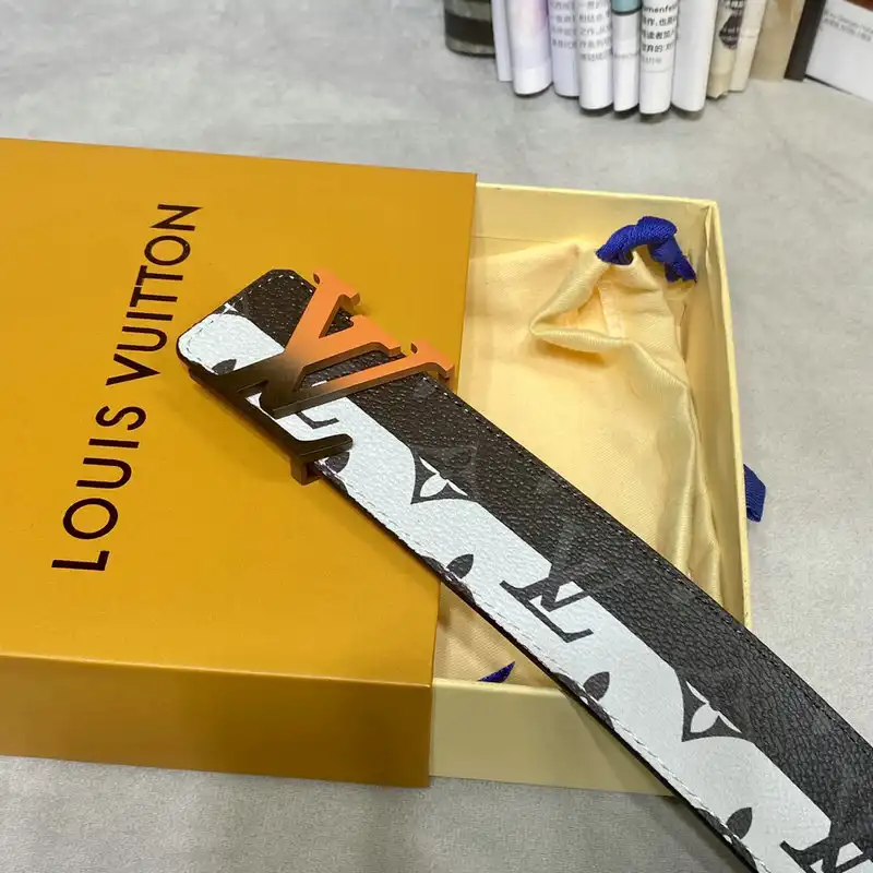 LV Belts 2101SH0122